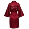 Drużyna weselna panna młoda z czarnymi literami Kimono satyna piżama druhna Batrobe SP001 220621