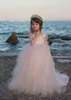 赤面ピンクの花の女の子のドレス結婚式2022 3D花柄透明な袖幼児フォーマルパーティーキッズバースデー協会ガウン多層チュールボールガウンスカート