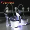 Light Up Glowing LED Stripper Shoes Donna Luminoso Trasparente Trasparente Star Platform Sandali Estate 17.5CM Sexy Tacchi alti in cristallo Y220421