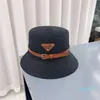 Designer Letter Caps Fashion Women Wide Brim Hat Strips Hand Woven Ladies Straw Hat för semester