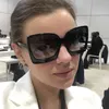 2022 新着卸売トレンディなデザイナープラスチックファッション女性特大シールドバイザースクエアシェードサングラスサングラス