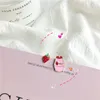 Stud Koreańskie słodkie mleko truskawkowe asymetryczne kolczyki moda urocze owoce dla kobiet dziewczynki dla dzieci biżuteria ucha prezent Trendstud Dale22 Farl22