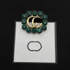 Broches Gujia Luxe designer de haute qualité nouveau style perle de verre La lettre G vêtements neckpin polyvalent mode populaire Broche mode avec boîte