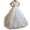 2022 Magnifique robe de mariée en dentelle robe de mariée sur l'épaule appliquée, plus la taille ivoire robes de mariée tribunal train robe de mariage sur mesure