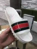 2022 webbgummi-sandaler Tofflor Herr damskor Par toffel Strandskor Scuffs mångsidig design skor Ovandel med värmeförseglade med låda Storlek 35-45