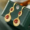 Dangle Lustre Designer Original Ancien Or Artisanat Incrusté Sud Rouge Jade Boucles D'oreilles Dames Élégantes JewelryDangle