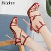 Сандалии Eillken Red White Snake Print Woman Square Toe пряжки ремешок партия Shoestransparent Crystal каблуки мода листья дизайнер 220317