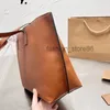 Bolsa de compras clássica de temperamento grande bolsa feminina de mão nas axilas bolsa de metal para decoração de letras bolsas de grife