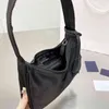 مصمم الأكياس المسائية حقيبة حمل المرأة الفاخرة نايلون حقيبة اليد الأزياء البسيطة أكياس الكتف الإبطية المحافظ