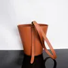 Designer Luxo Bolsas de Bucket de Couro Luxunhas Zipper Metal Mark Bolsa Bolsa de Moda de Linha de Pesquina de Ovelha