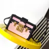 Women Luxurys Designers Bags 2022 mode et sac à bandoulière confortable pour femmes Numérotation M57212 Taille 20x12.5x5cm