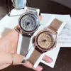 Nuevo reloj de pulsera de acero para mujer, versión coreana, reloj de diamantes de lujo ligero a la moda a la moda