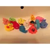 Mieszane zwierzęta pływające zabawki wodne kolorowe miękkie pływające gumowe kaczka ściskanie dźwięk piszcząca zabawka do kąpieli dla zabawek do kąpieli dla niemowląt 2022