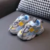 Tamanho 25-36 Novos sapatos para bebês para meninos Meninas Mesh respirável Little Kids Casual Sneakers Non Slip Sport Sport Tenis Y220510