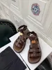 Sandales de mode pour femmes romaines de luxe européen de qualité classique, pantoufles évidées, coutures en cuir et fabrication de ceinture 35-40