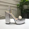 أزياء عالية الجودة مصممة Luxurys مصممة للنساء صندل الأحذية الصيفية Super Heels منصة الكعب امرأة الإبزيم حزام ناعم 231215