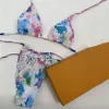 Damen-Bademode Designer Designer Damen-Bikinis Textil Zweiteiliger bunter Briefdruck Damen-Badeanzug Sexy Pool-Party-Urlaubs-Badeanzug QBFI