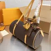 2023 Vintage omuz çantası büyük kapasiteli moda mektubu çanta cüzdanı silindirik el çantaları bayan tote tuval deri fermuar fıçısı çantası saptanabilir zincir