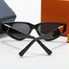 Designer Solglasögon Fashion Retro Frame Summer Beach Outdoor Driving Classic Glass för Man Woman High Quality 4 Color Valtal270H