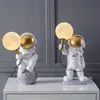 Lampes de table Lampe en résine d'astronaute nordique créative 3D lune planète veilleuse chambre chambre d'enfant chevet dessin animé décor lampe table