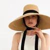 Chapéus de aba larga e europeia Americana Big Flat Top Handmade Raffia Straw Hat for Women Outdoor Casual Beach férias de praia Cabo elob22