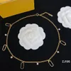 Ny stil bokstavsdesigner halsband diamant kristall armband kvinnor alfabet hänge halsband smycken set med presentförpackning