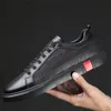 Новый стиль мода высокий топ -мужской обувь Spikes Sneakers обувь роскошные дизайнерские заклепки плоские ходьбы платье свадебная обувь DA40