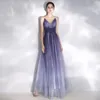 Gradient fioletowy błyszczące gwiaździste sukienki wieczorowe seksowne V szyi paski spaghetti bez pleców księżniczki sukienki vestidos W220421