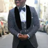 Abiti da uomo africani 3 pezzi Abiti da sposo Smoking da sposa a pois Scialle bianco elegante Risvolto Completo da lavoro formale Giacca + Gilet + Pantaloni Giacca da ballo da uomo slim fit