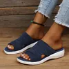 Grande Slippers Slippers Mulheres Verão Novo vestindo lazer plano de lazer plana Flipers de areia feminina