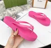 Supper Summer Slide Shoe Mens Domens Designer Classic Sandals Buty plażowe luksusowe drukowane skórzane wodoodporne przeciw poślizgowe moda wszechstronna kawałek sandał