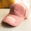 Berets unisex 2022 Zima na zewnątrz polar Faux Fur Regulowane czapki ciepłe baseball sport menwomen moda słodka