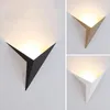 Lampade da parete moderne a forma di triangolo minimalista in stile nordico Luci da soggiorno per interni 3W AC85-265V Illuminazione sempliceParete