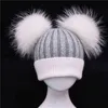 Baby Winter Real Fur Ball Beanie Hat Warm schattige mode pluizig echte witte grote wasbeer bont pom pom poms kinderen gebreide hoeden J220722