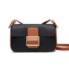 Couro na moda Couro pequeno saco quadrado Ins Fashionable Metal Buckle Saco das Mulheres Textura Sacos Crossbody Sacos