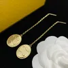 Nouvelle designer Femmes Maules d'oreilles Double lettre de charme à goudrons Stydle Personnalité de tempérament Girl Gold Pendant Pendards With Gift Box