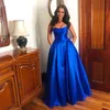 Vestidos de baile azul royal de longa linela elegante mancha simples e simples de festas de festas