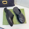 2023 رجال مثقبة G Platfort Sandals Sandals Slippers Slippers Fashion Luxury Hollow Shoes Sandy Color Men Men On