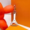 Metalen flesopener Keychains mode individualiteitsleutel hanger hoogwaardige auto -ketting paren kleine sieraden cadeau accessoires sleutelring