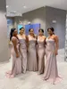2023 One Shoulder Bridesmaid Dresses For Africa Unik design Full längd Bröllop Gästklänningar Junior Maid of Honor Dress Ribbon Elastic Silk Like Satin Party Gowns