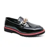 Fashionabla män Loafers Skor PU Enfärgad lågklackad kedja Dekoration Mode Klassisk Bekväm Business Casual Skor DH960