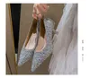 2022 CHAMPAGNE CEKIN Pumps Kobiety błyszczący brokat spiczasty palce buty buty srebrna impreza ślubna obcina 6cm220513