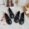 Обувь обувь милая черная Мэри Джейн Балет Женщины повседневное комфорт ретро -туалеты Патентная кожа Дизайнерские платформы круглое ноги.