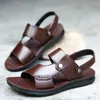 Sandali moda vera pelle in pelle comoda calzature da passeggio comode uomini che tendono alle pantofole da spiaggia non slip esterne estate