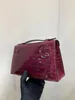 Varumärkesväska Lyxiga kopplingsdesigners Purse22cm Red Crocodile Totes Shinny Alligator Skin Helt handgjorda kvalitetsvaxlinjer Stitching många färger att välja