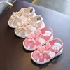 Sweet Princess Sandali Summer Kids Fashion Covered Toes Soft Girl Fiore rosa Bambini Bottone a pressione Piatto Casual antiscivolo 220708