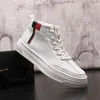 Fashion 2024 Abito bianco Top White Wedding Scarpe Spring Autumn Men Casual Walking Felers European Classic Light Comfort Vulcanizzato Sneaker da esterno