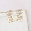 7 estilo 18K Gold Patrated Luxury Brand Designers Letters Stud Tassels geom￩tricos famosos mulheres famosas e fones de ouvido Crystal Rhinestone Brincho de p￩rola Festa de casamento Jewerlry