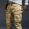 Pantalon pour hommes pantalons de cargaison tactique de printemps masculins militaires de poche multifonctionnelle couleur coloculaire de coton décontracté joggers malemen's