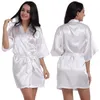 Vêtements de nuit pour femmes 2022 Femme Sexy Pyjamas Noir Blanc Col V profond Dentelle Couture Lingerie Érotique Mariée Laçage Robe de ChambreHU12